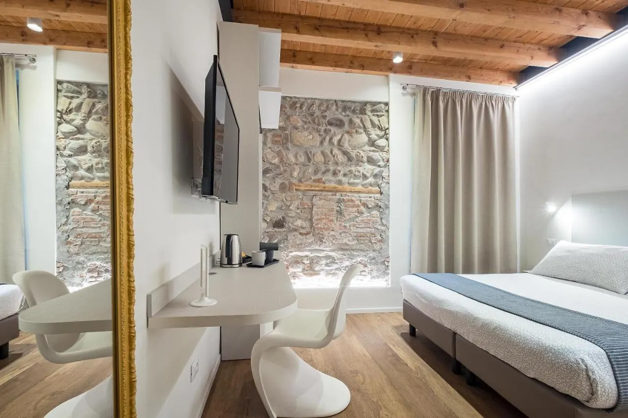 Teatro Romano Easy Suites Verona Affittacamere